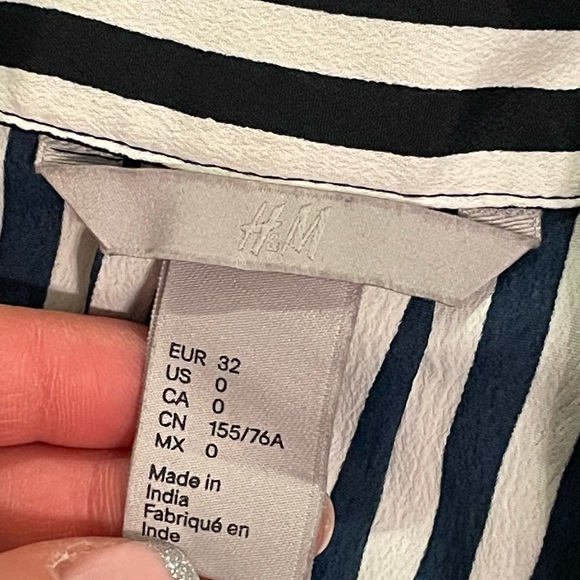 Striped Shell/Blouse - Picture 4 of 4